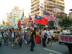 tw_061104_2.jpg