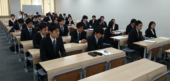 卒業研究発表会開催4年間の集大成2.jpg