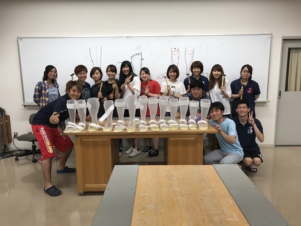 20180709義肢装具学演習(プラスチック短下肢装具の作成実習)の授業風景6.jpg
