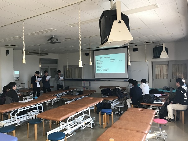 201702201年生臨床実習Ⅰ報告会が開催されました2.jpg