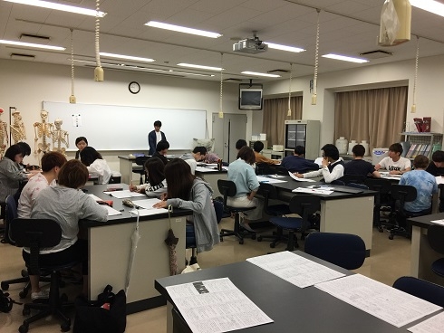 4年生臨床実習報告会が開催されました1.jpg
