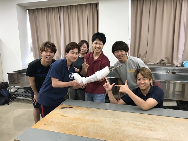 20180709義肢装具学演習(プラスチック短下肢装具の作成実習)の授業風景5.jpg