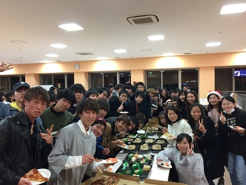 20171220リハ学部主催のクリスマス会が開催されました1.JPG
