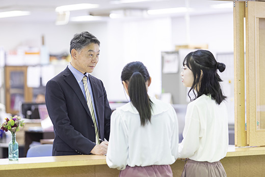 大学事務室