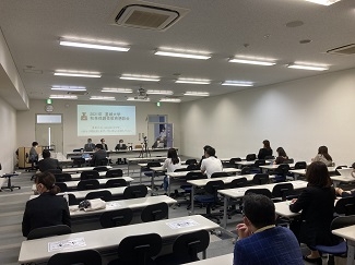 00_懇談会の様子(対面・オンライン).JPG