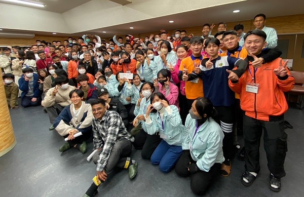 技能実習生交流写真_HP掲載用 (1).jpg