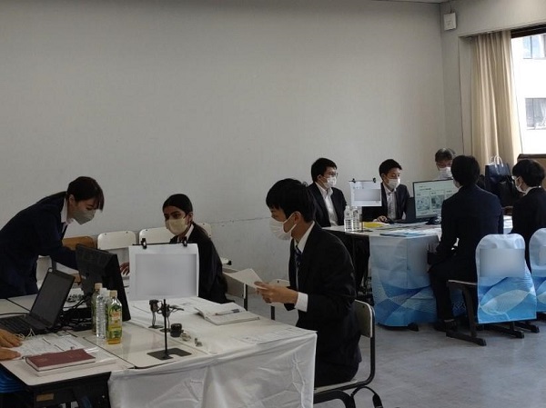 ブースの様子２ 600.jpg