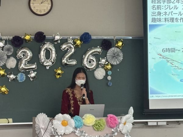 ①留学生会 発表.jpg