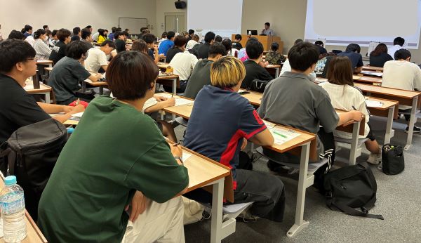 1) 愛知ブランド企業 全体写真1.jpg