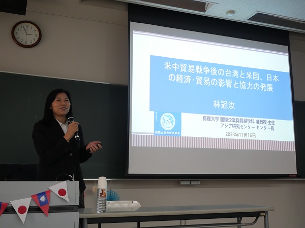 05 真理大學林冠汝先生による講演〇.JPG