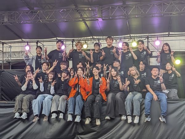 【サムネイル】実行委員会集合写真.jpg
