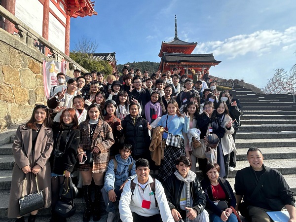 6集合写真（サムネイル）.jpg